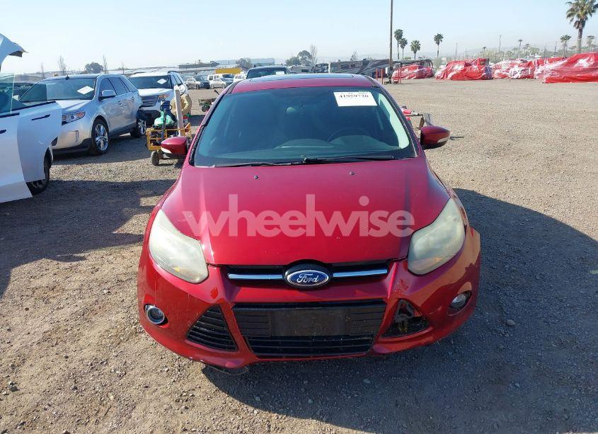 Photo 12 of 2014 Ford Focus TITANIUM (VIN 1FADP3J2XEL247827)
