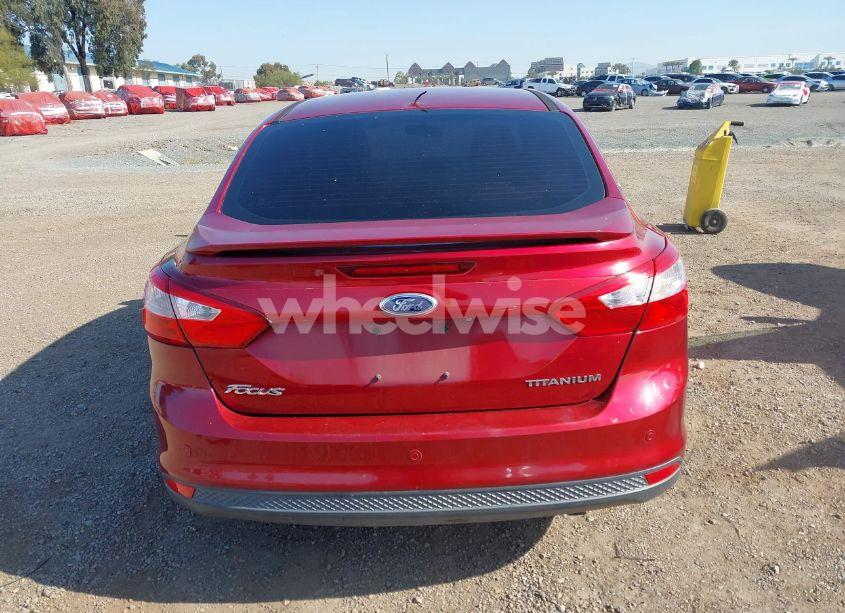 Photo 16 of 2014 Ford Focus TITANIUM (VIN 1FADP3J2XEL247827)