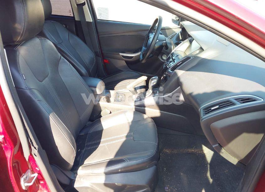 Photo 5 of 2014 Ford Focus TITANIUM (VIN 1FADP3J2XEL247827)