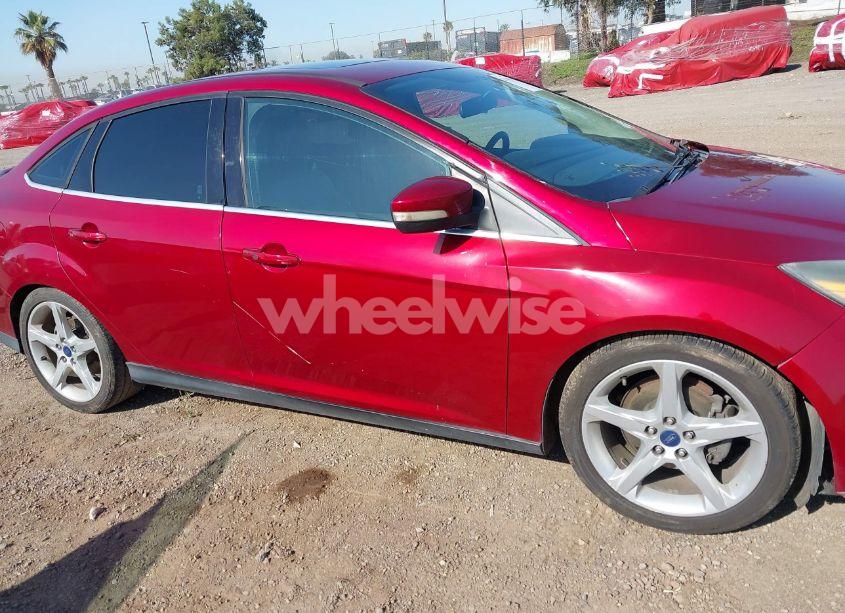 Photo 6 of 2014 Ford Focus TITANIUM (VIN 1FADP3J2XEL247827)