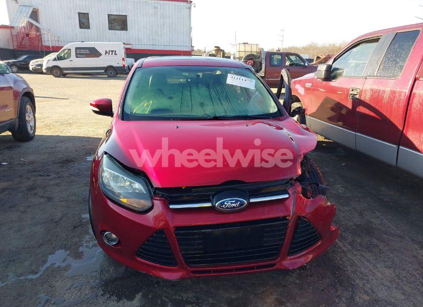 Photo 13 of 2014 Ford Focus TITANIUM (VIN 1FADP3J2XEL427230)