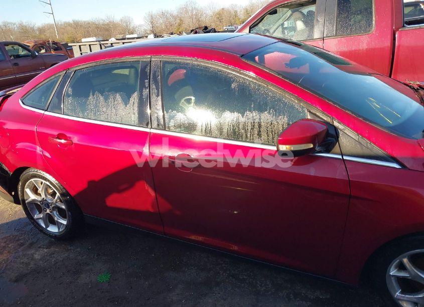 Photo 14 of 2014 Ford Focus TITANIUM (VIN 1FADP3J2XEL427230)