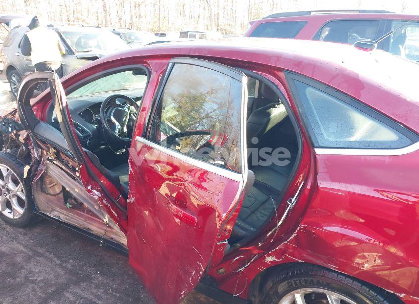 Photo 15 of 2014 Ford Focus TITANIUM (VIN 1FADP3J2XEL427230)