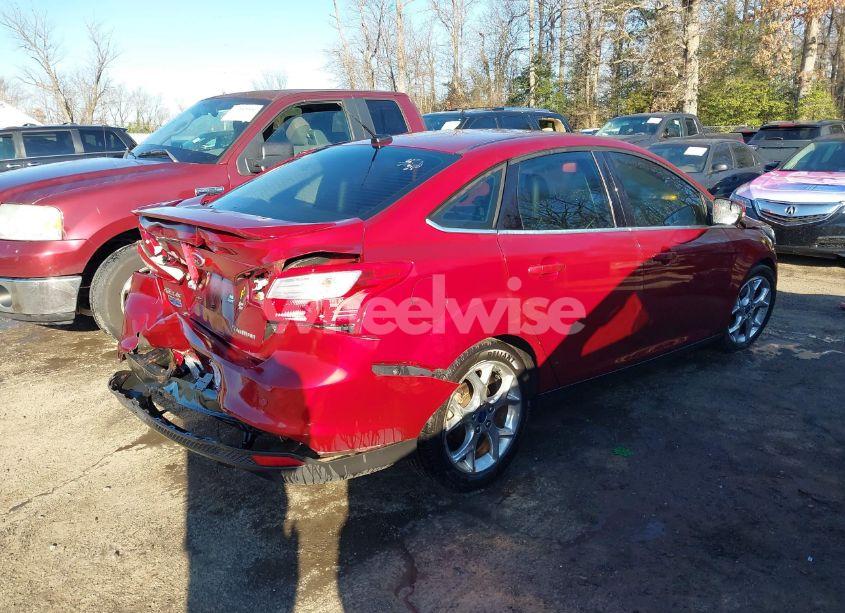 Photo 4 of 2014 Ford Focus TITANIUM (VIN 1FADP3J2XEL427230)