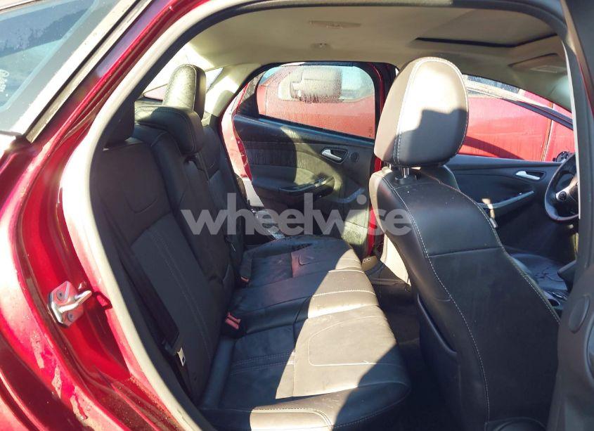 Photo 8 of 2014 Ford Focus TITANIUM (VIN 1FADP3J2XEL427230)