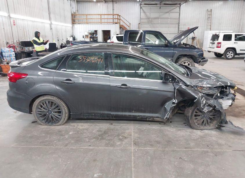 Photo 14 of 2015 Ford Focus TITANIUM (VIN 1FADP3J2XFL220709)