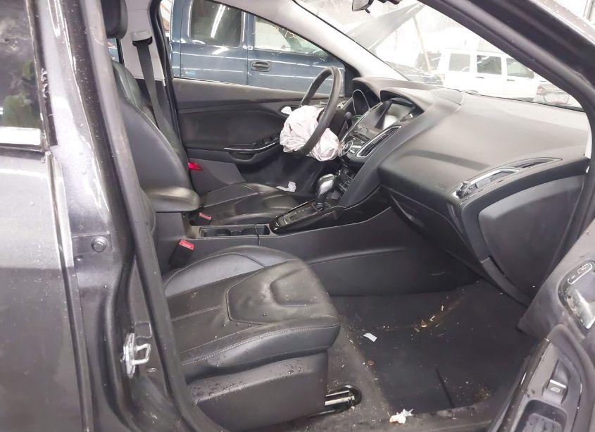 Photo 5 of 2015 Ford Focus TITANIUM (VIN 1FADP3J2XFL220709)