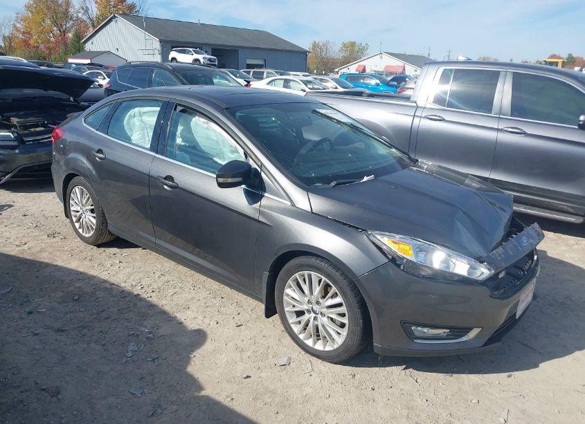 2016 Ford Focus TITANIUM (VIN 1FADP3J2XGL208108) main photo