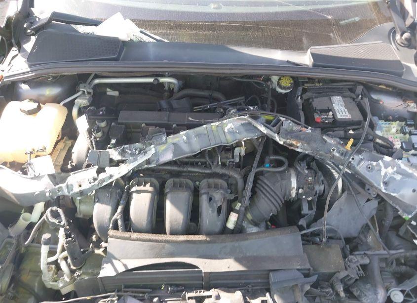 Photo 10 of 2016 Ford Focus TITANIUM (VIN 1FADP3J2XGL208108)