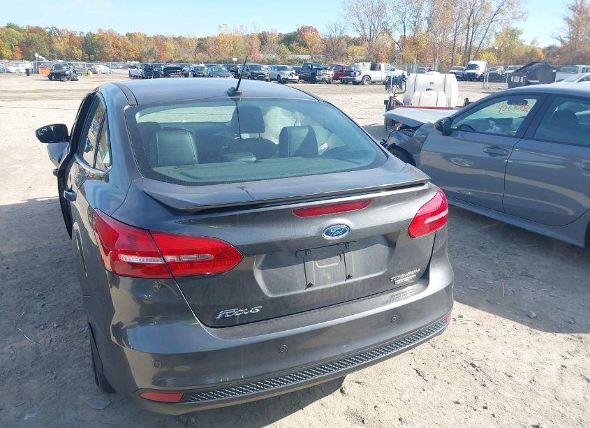 Photo 16 of 2016 Ford Focus TITANIUM (VIN 1FADP3J2XGL208108)