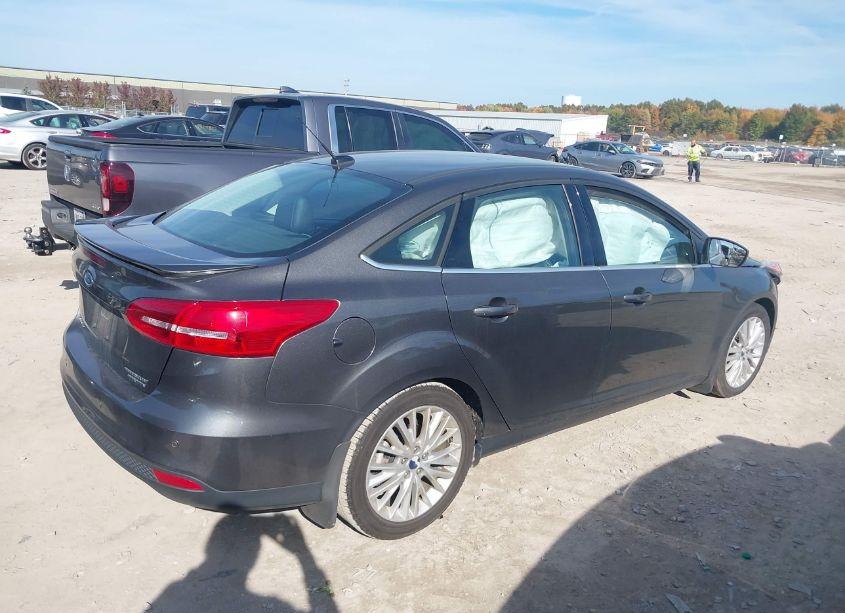 Photo 4 of 2016 Ford Focus TITANIUM (VIN 1FADP3J2XGL208108)