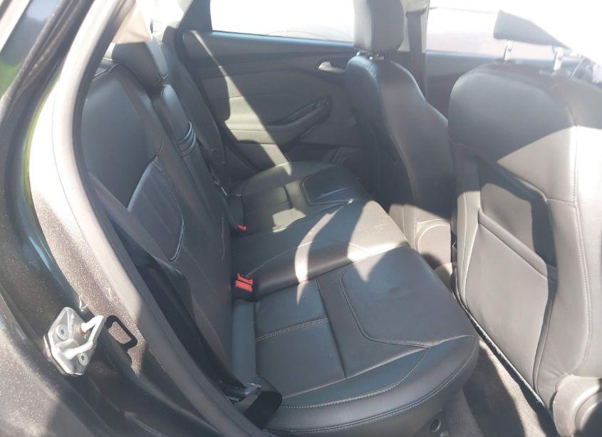 Photo 8 of 2016 Ford Focus TITANIUM (VIN 1FADP3J2XGL208108)