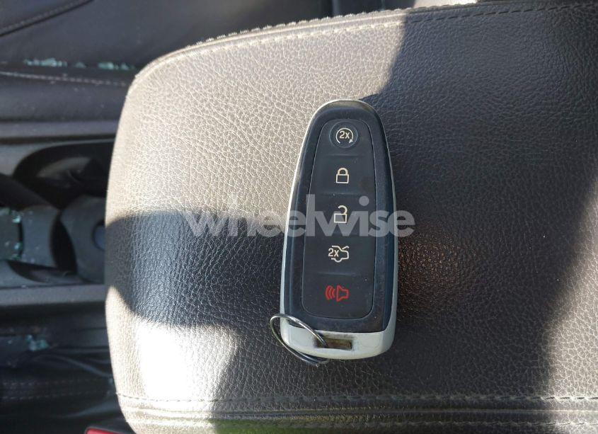 Photo 11 of 2016 Ford Focus TITANIUM (VIN 1FADP3J2XGL367968)