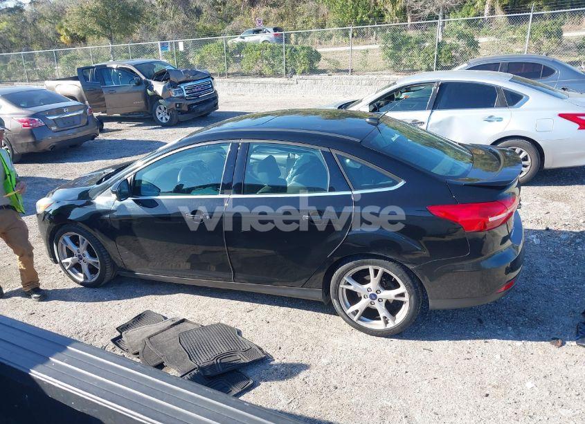 Photo 14 of 2016 Ford Focus TITANIUM (VIN 1FADP3J2XGL367968)