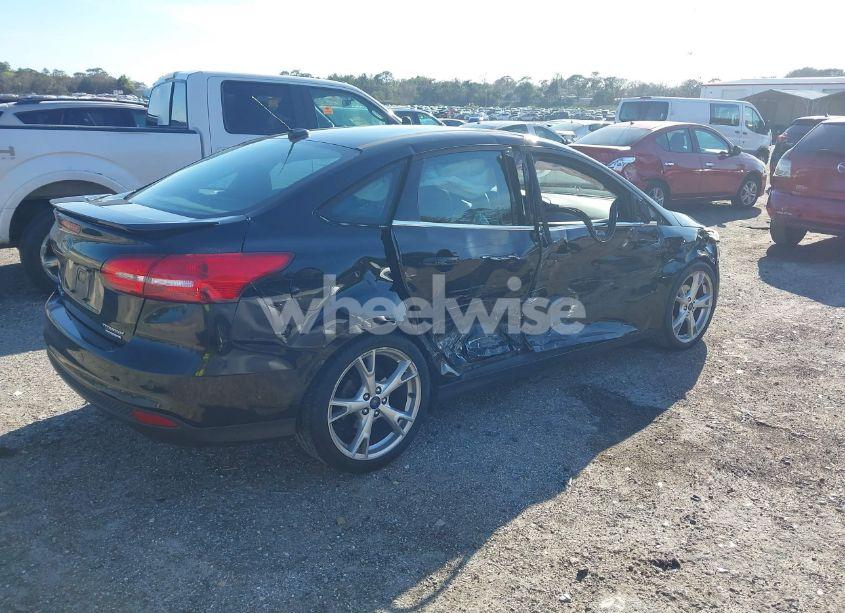 Photo 4 of 2016 Ford Focus TITANIUM (VIN 1FADP3J2XGL367968)