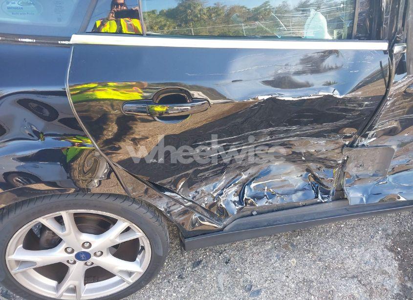 Photo 6 of 2016 Ford Focus TITANIUM (VIN 1FADP3J2XGL367968)