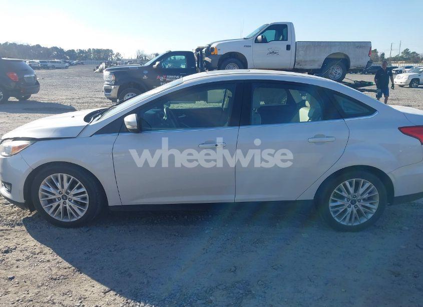 Photo 14 of 2017 Ford Focus TITANIUM (VIN 1FADP3J2XHL207090)