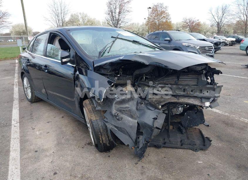2018 Ford Focus TITANIUM (VIN 1FADP3J2XJL294107) main photo