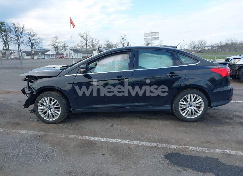 Photo 14 of 2018 Ford Focus TITANIUM (VIN 1FADP3J2XJL294107)