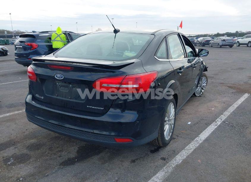 Photo 4 of 2018 Ford Focus TITANIUM (VIN 1FADP3J2XJL294107)
