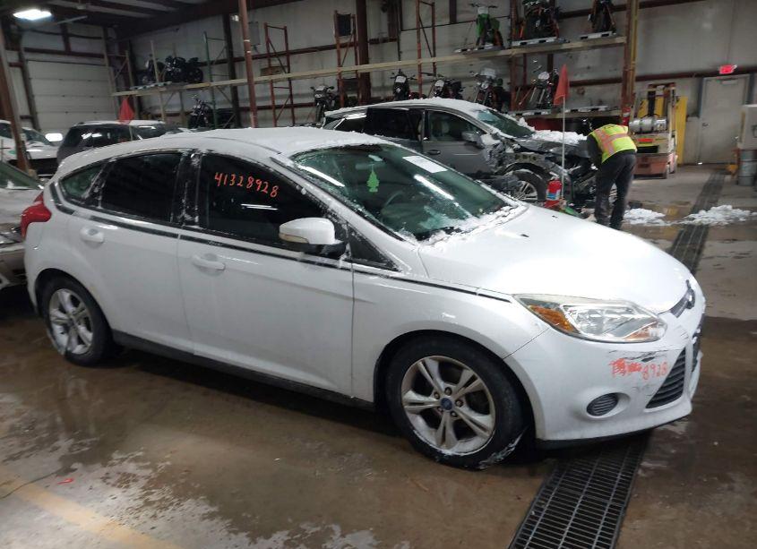 2013 Ford Focus SE (VIN 1FADP3K20DL132912) main photo