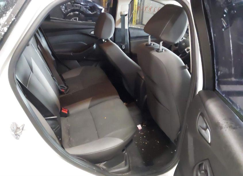 Photo 8 of 2013 Ford Focus SE (VIN 1FADP3K20DL132912)