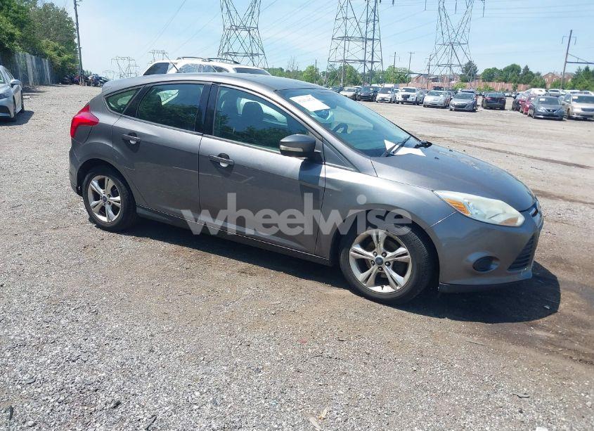 2013 Ford Focus SE (VIN 1FADP3K20DL166932) main photo