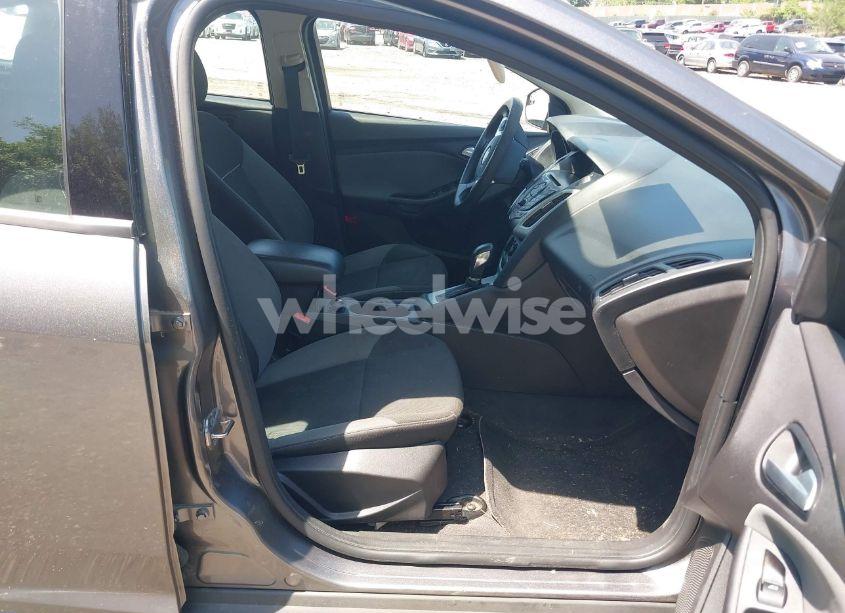 Photo 5 of 2013 Ford Focus SE (VIN 1FADP3K20DL166932)