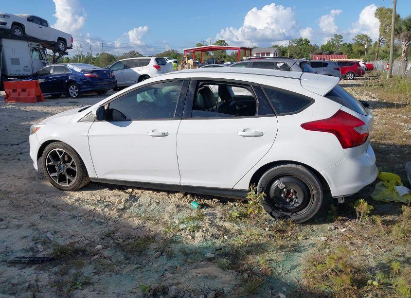 Photo 15 of 2013 Ford Focus SE (VIN 1FADP3K20DL167983)