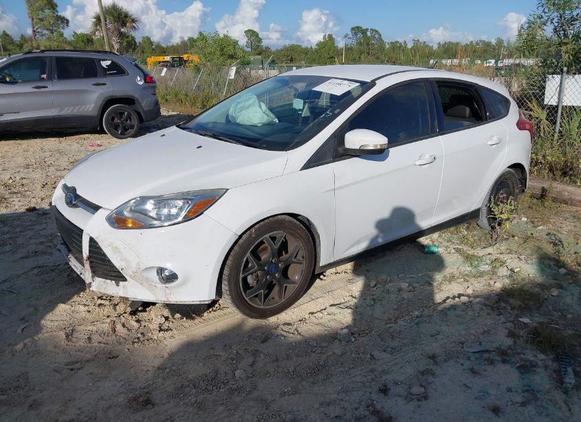 Photo 2 of 2013 Ford Focus SE (VIN 1FADP3K20DL167983)