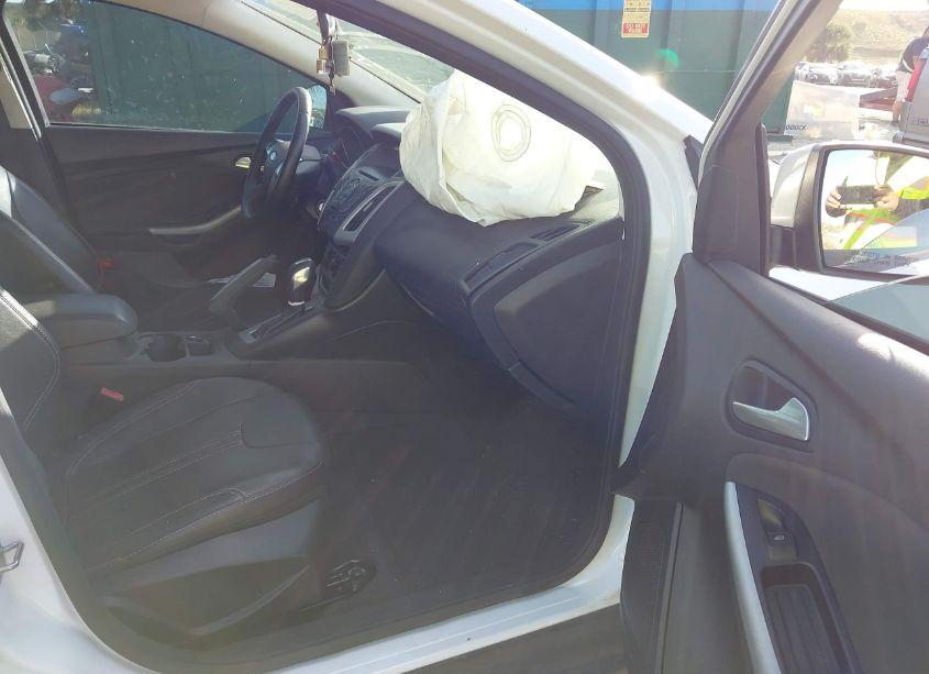 Photo 5 of 2013 Ford Focus SE (VIN 1FADP3K20DL167983)