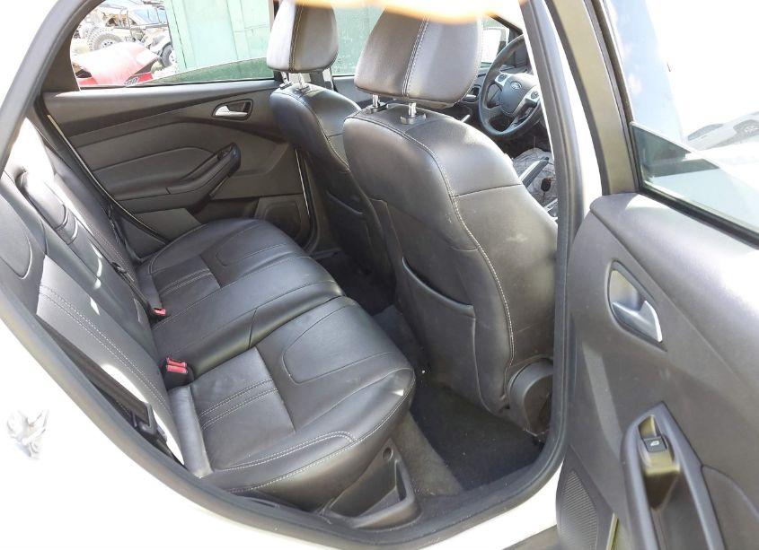 Photo 8 of 2013 Ford Focus SE (VIN 1FADP3K20DL167983)