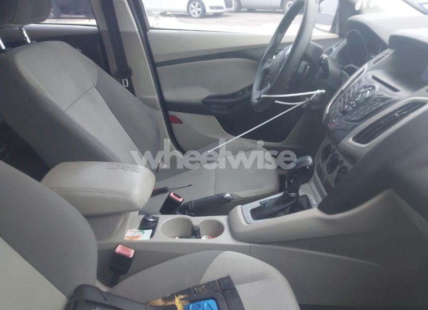 Photo 5 of 2013 Ford Focus SE (VIN 1FADP3K20DL169877)