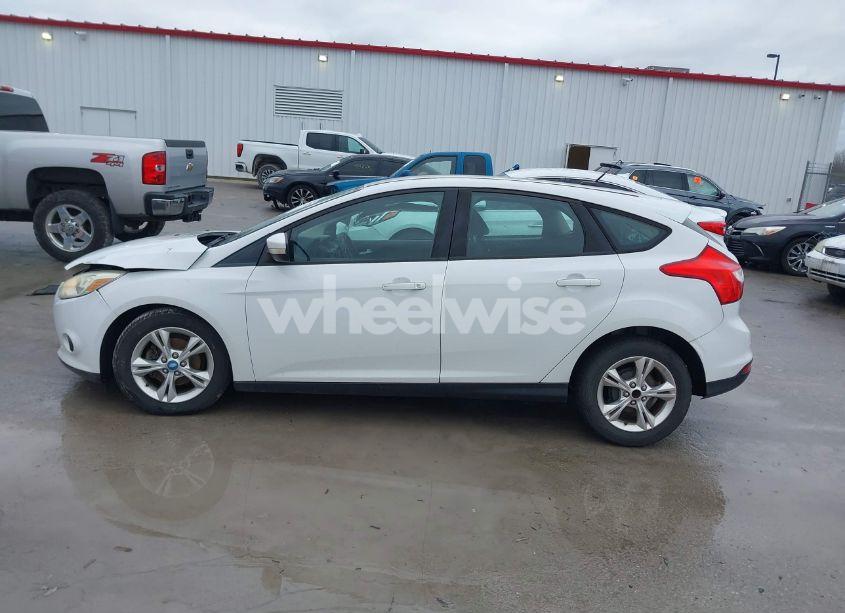 Photo 14 of 2013 Ford Focus SE (VIN 1FADP3K20DL223761)