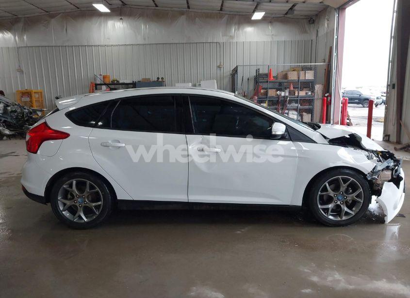 Photo 14 of 2013 Ford Focus SE (VIN 1FADP3K20DL248126)