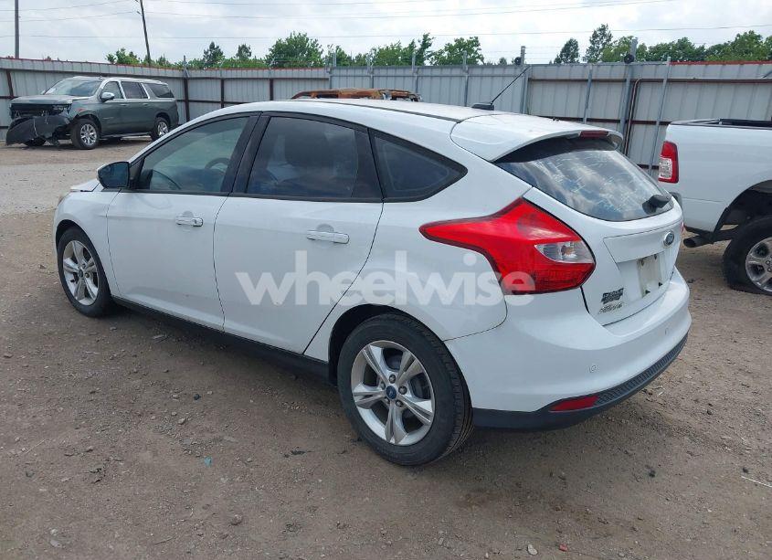 Photo 3 of 2013 Ford Focus SE (VIN 1FADP3K20DL286326)