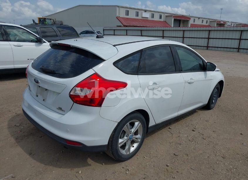 Photo 4 of 2013 Ford Focus SE (VIN 1FADP3K20DL286326)