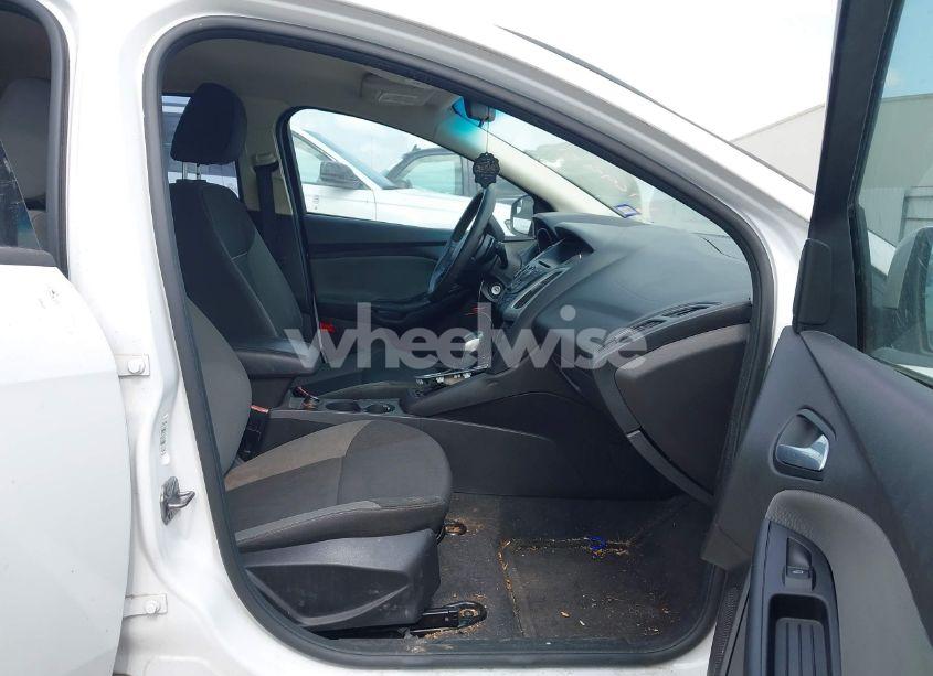 Photo 5 of 2013 Ford Focus SE (VIN 1FADP3K20DL286326)