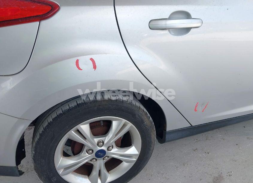 Photo 14 of 2013 Ford Focus SE (VIN 1FADP3K20DL288609)