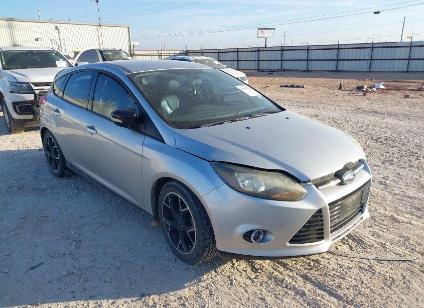 2013 Ford Focus SE (VIN 1FADP3K20DL301004) main photo