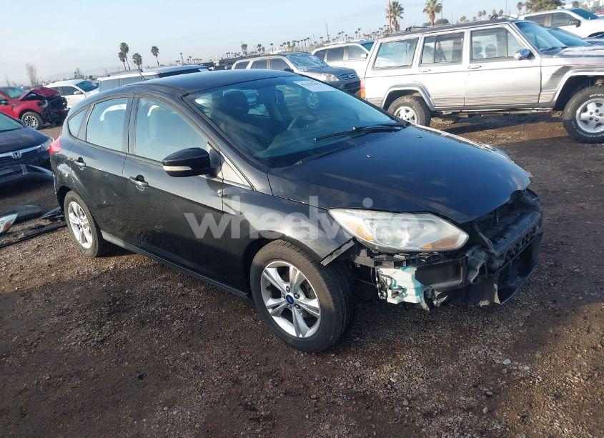 2013 Ford Focus SE (VIN 1FADP3K20DL339204) main photo