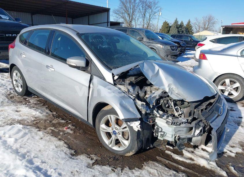2013 Ford Focus SE (VIN 1FADP3K20DL343902) main photo