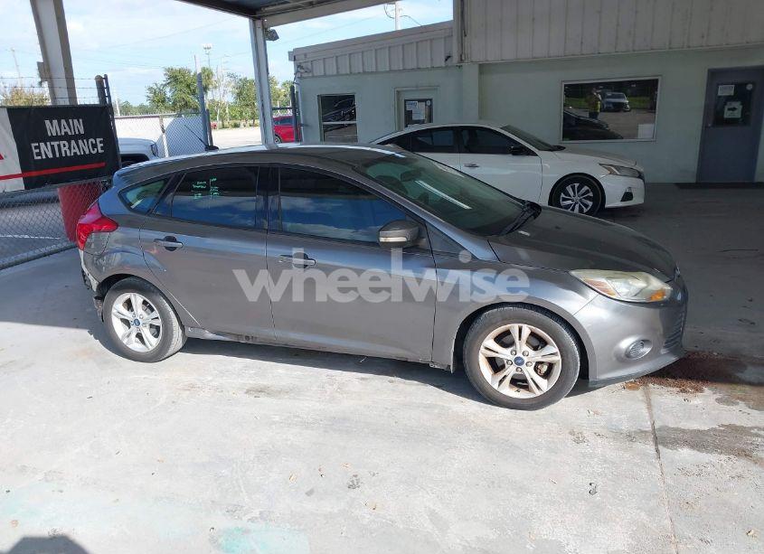 Photo 13 of 2014 Ford Focus SE (VIN 1FADP3K20EL153339)
