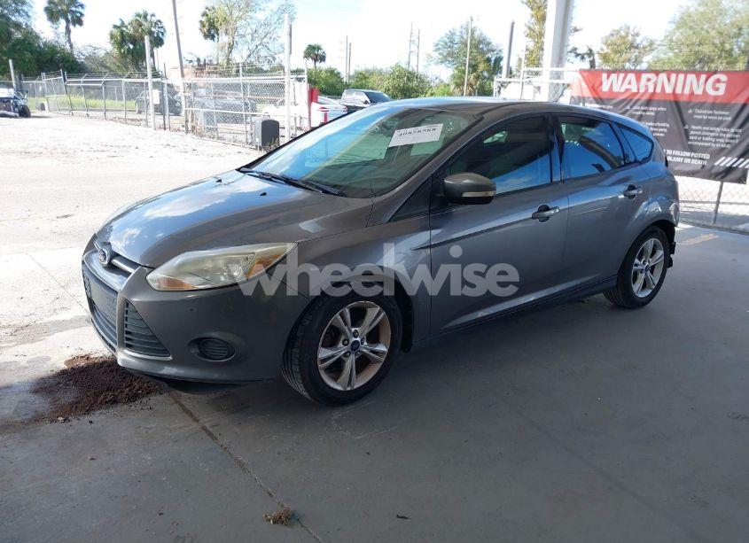 Photo 2 of 2014 Ford Focus SE (VIN 1FADP3K20EL153339)