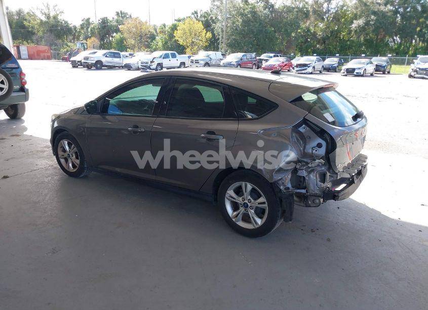 Photo 3 of 2014 Ford Focus SE (VIN 1FADP3K20EL153339)