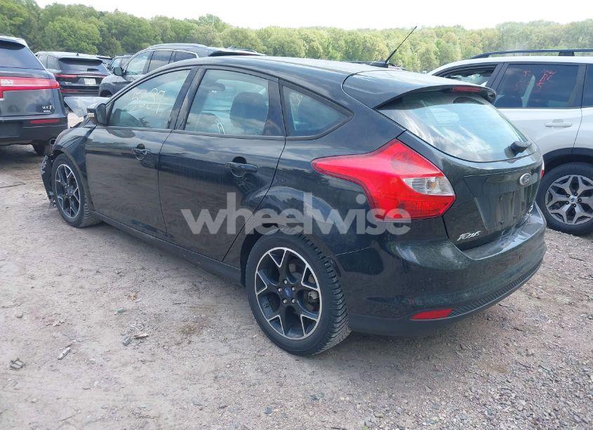Photo 3 of 2014 Ford Focus SE (VIN 1FADP3K20EL173638)