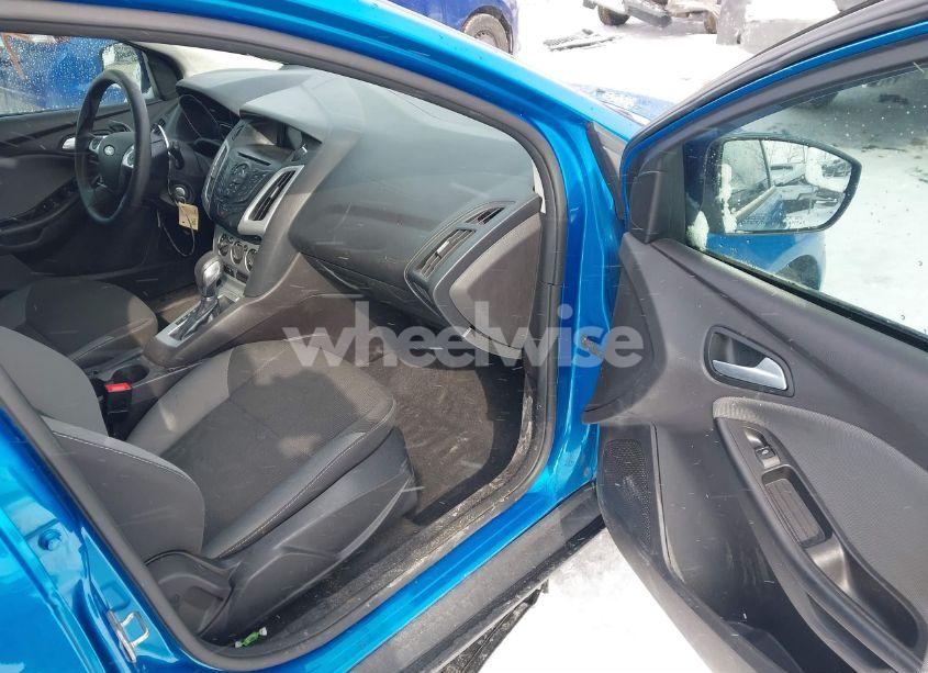 Photo 5 of 2014 Ford Focus SE (VIN 1FADP3K20EL173882)