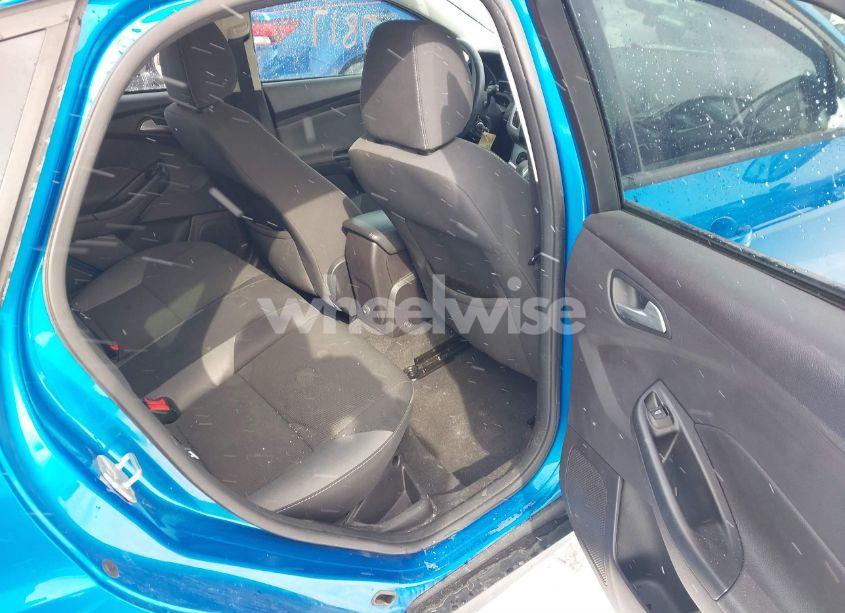 Photo 8 of 2014 Ford Focus SE (VIN 1FADP3K20EL173882)