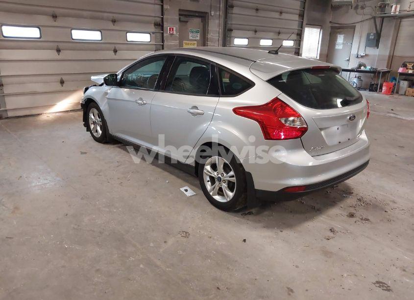 Photo 3 of 2014 Ford Focus SE (VIN 1FADP3K20EL181271)