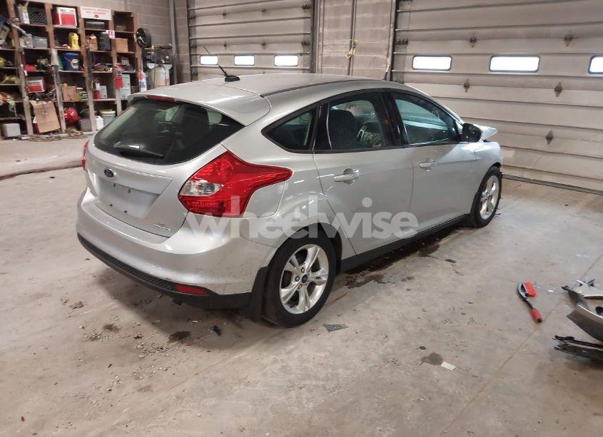 Photo 4 of 2014 Ford Focus SE (VIN 1FADP3K20EL181271)